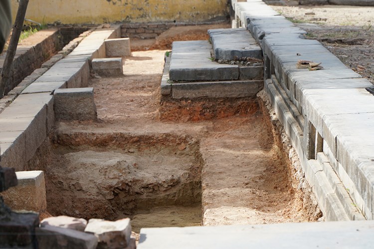 Nhiều phát hiện về địa tầng và kết cấu nền móng điện Cần Chánh - Anh 2