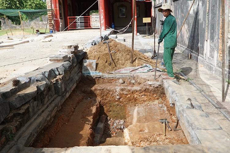 Nhiều phát hiện về địa tầng và kết cấu nền móng điện Cần Chánh - Anh 1
