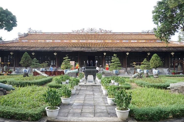 Kỷ niệm 100 năm thành lập Bảo tàng Cổ vật Cung đình Huế - Anh 2