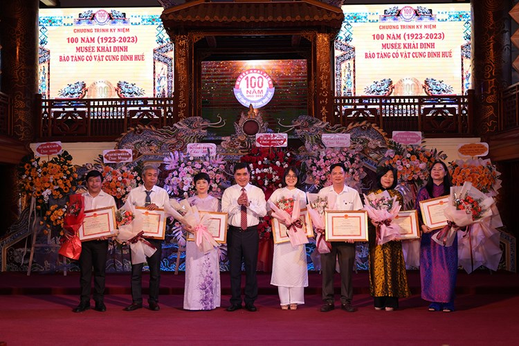Kỷ niệm 100 năm thành lập Bảo tàng Cổ vật Cung đình Huế - Anh 1