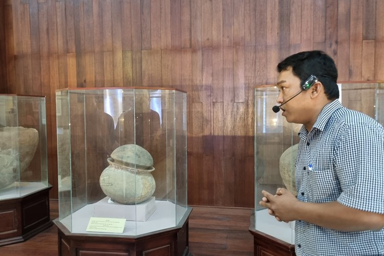 Nhà trưng bày văn hóa Sa Huỳnh trở thành điểm đến hấp dẫn - Anh 2
