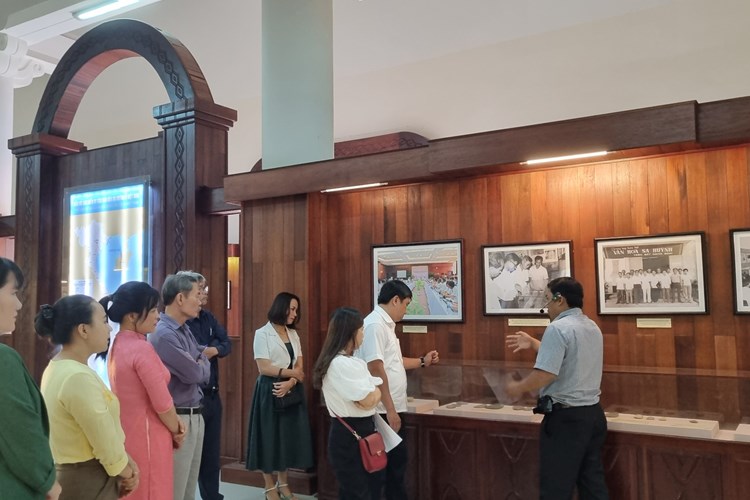 Nhà trưng bày văn hóa Sa Huỳnh trở thành điểm đến hấp dẫn - Anh 1