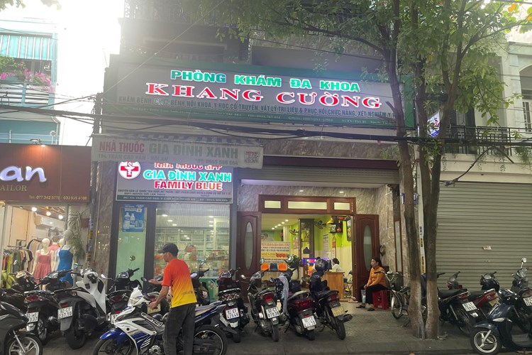 Nhiều người ở Hội An ngộ độc, nhập viện sau khi ăn bánh mì - Anh 2