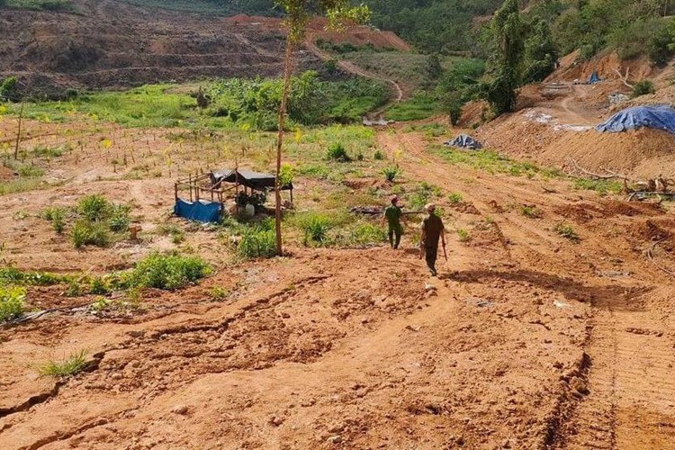 Quảng Nam: Truy quét “vàng tặc” để thực hiện việc đóng cửa mỏ vàng Bồng Miêu - Anh 2