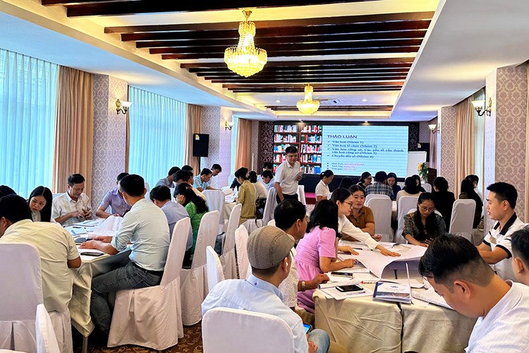 Tổ chức khóa đào tạo chuyên đề “Xây dựng văn hóa chính quyền số” - Anh 2