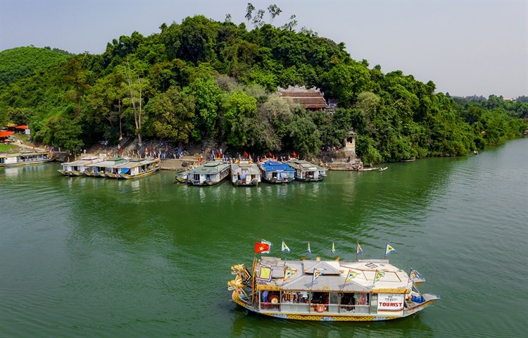 Dừng đón khách tham quan di tích điện Huệ Nam do sạt lở - Anh 2