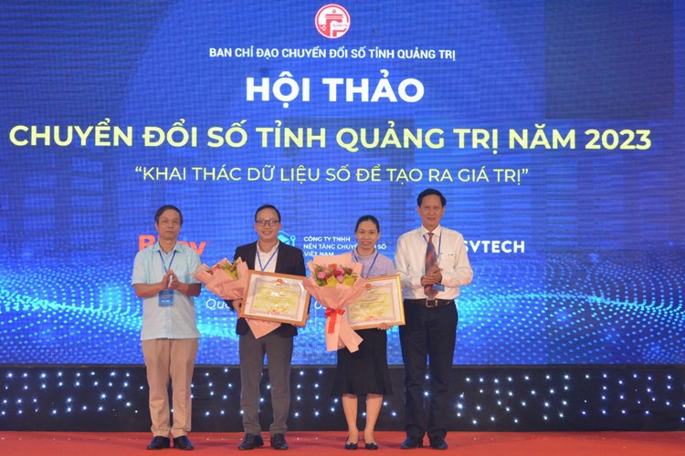 Khai thác dữ liệu số để tạo ra giá trị - Anh 3