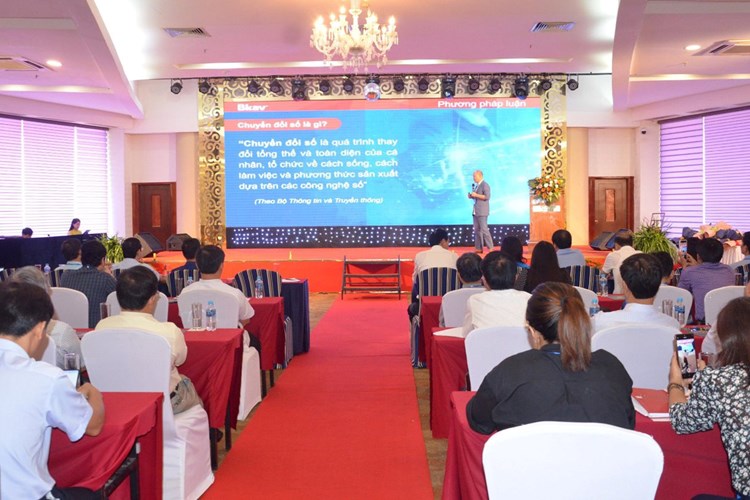 Khai thác dữ liệu số để tạo ra giá trị - Anh 2