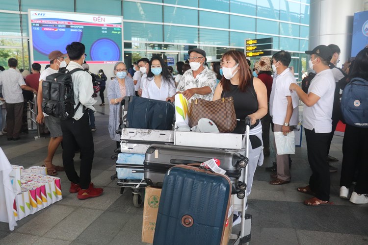 Du lịch Đà Nẵng tiếp tục tháo gỡ khó khăn để phục hồi và tăng trưởng - Anh 1