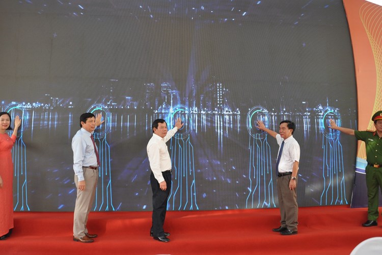 Quảng Ngãi phát động phong trào thi đua bảo đảm trật tự ATGT - Anh 3