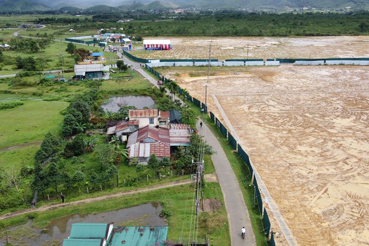 “Hồi sinh” sân bay A So - Anh 1