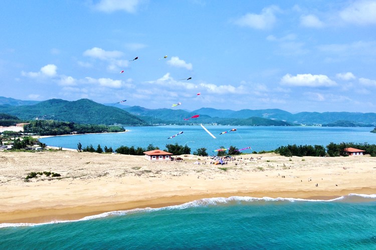 Quảng Ngãi xây dựng hồ sơ Di sản thế giới di tích khảo cổ văn hóa Sa Huỳnh - Anh 1