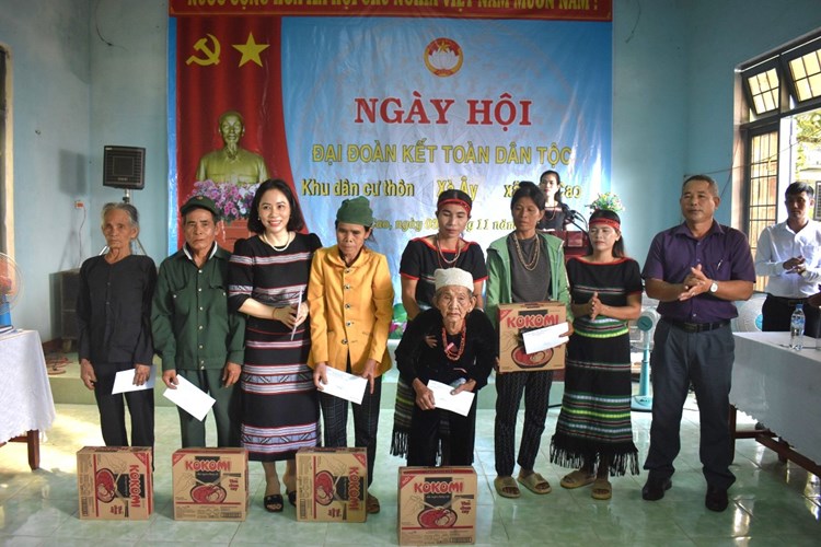 Giữ nét văn hóa truyền thống qua ngày hội Đại đoàn kết của đồng bào Hrê - Anh 3