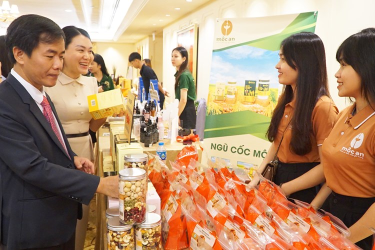 Thừa Thiên Huế: 12 ý tưởng, dự án xuất sắc được trao giải Khởi nghiệp đổi mới sáng tạo năm 2023 - Anh 2