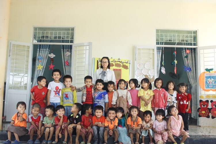 Hiến đất xây trường cho học sinh đồng bào Cor - Anh 3