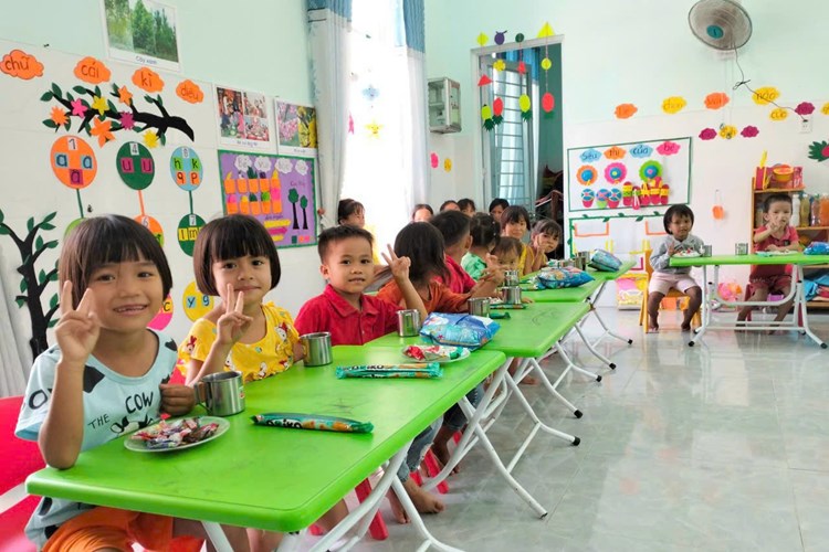 Hiến đất xây trường cho học sinh đồng bào Cor - Anh 5