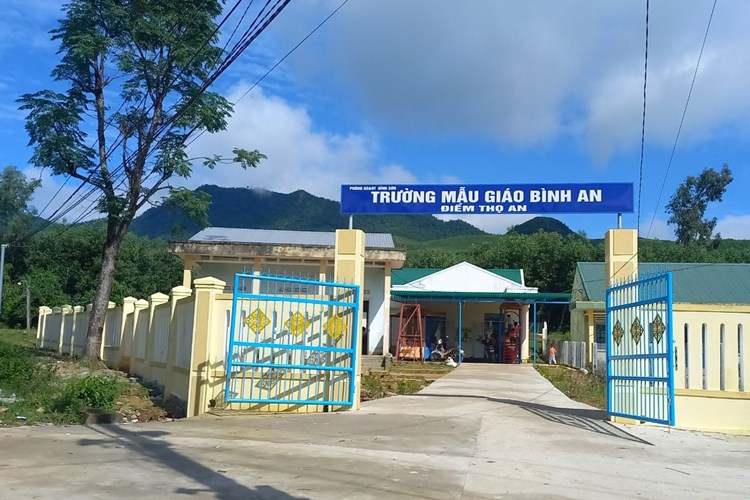 Hiến đất xây trường cho học sinh đồng bào Cor - Anh 2