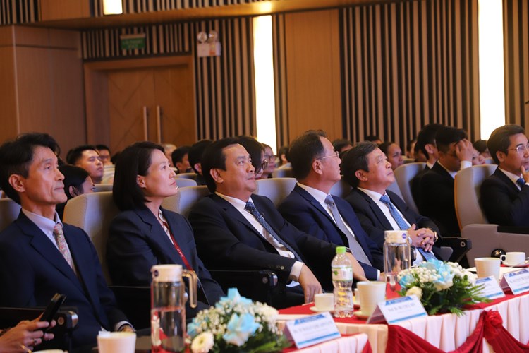 Du lịch Việt Nam phục hồi mạnh mẽ sau đại dịch - Anh 2