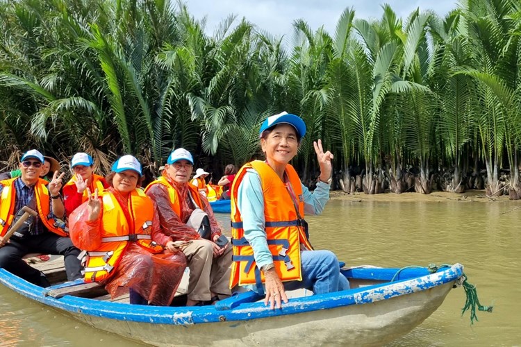 Chương trình Farmtrip “Du lịch cộng đồng, OCOP - Kết nối thiên nhiên, văn hóa Quảng Ngãi” - Anh 7