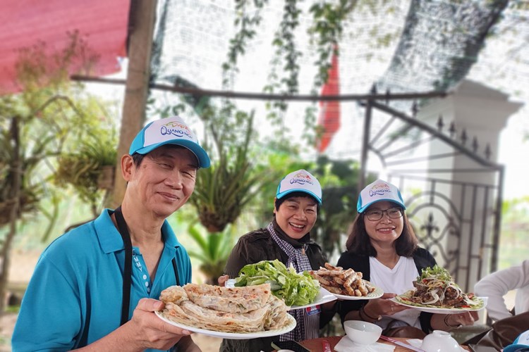 Chương trình Farmtrip “Du lịch cộng đồng, OCOP - Kết nối thiên nhiên, văn hóa Quảng Ngãi” - Anh 10