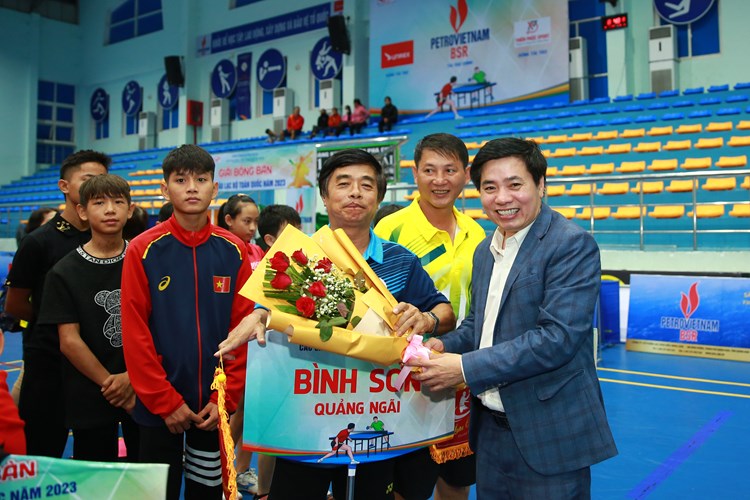 Quảng Ngãi: Gần 160 VĐV tham gia Giải Bóng bàn các CLB toàn quốc - Anh 1