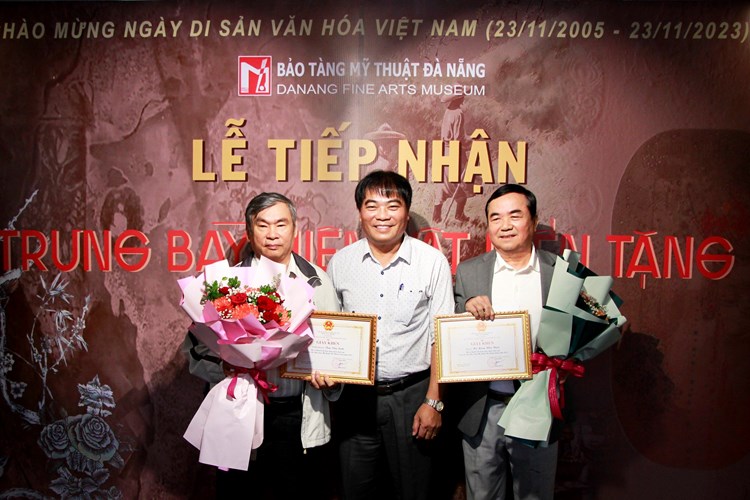 Bảo tàng Mỹ thuật Đà Nẵng trưng bày hiện vật tiêu biểu được hiến tặng - Anh 1