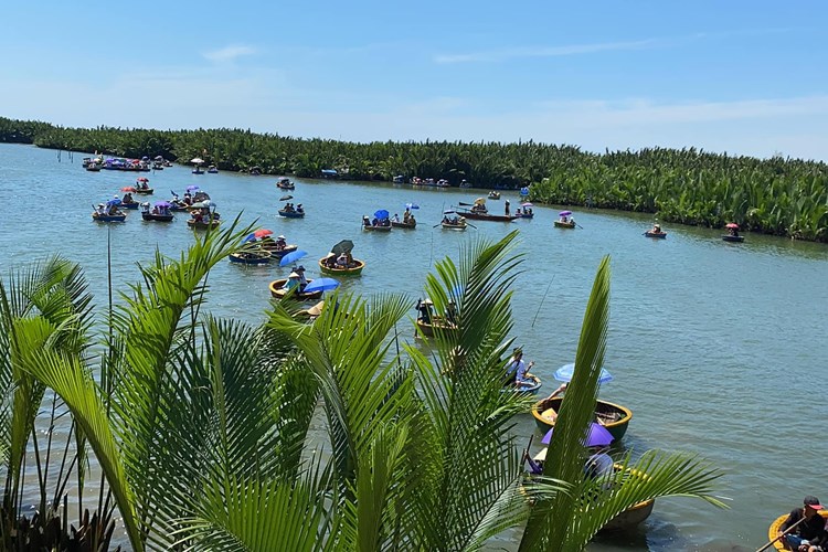 Hội An bàn giải pháp tăng cường quản lý môi trường du lịch - Anh 4