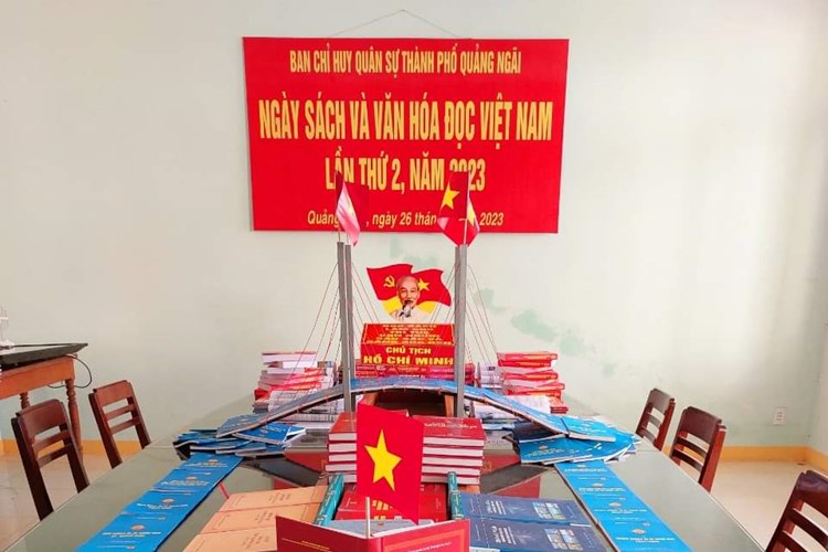 Khơi dậy văn hóa đọc trong lực lượng vũ trang Quảng Ngãi - Anh 3