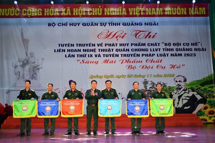 Chương trình nghệ thuật “Sáng mãi phẩm chất Bộ đội Cụ Hồ” - Anh 4