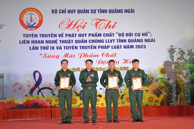 Chương trình nghệ thuật “Sáng mãi phẩm chất Bộ đội Cụ Hồ” - Anh 3