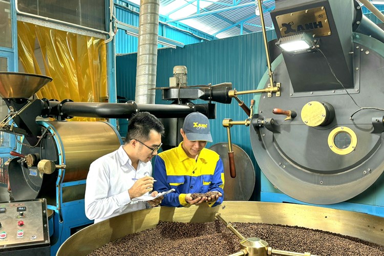 Nghĩa Hành: Xã Hành Trung chú trọng công tác giảm nghèo, nâng cao thu nhập cho người dân - Anh 4