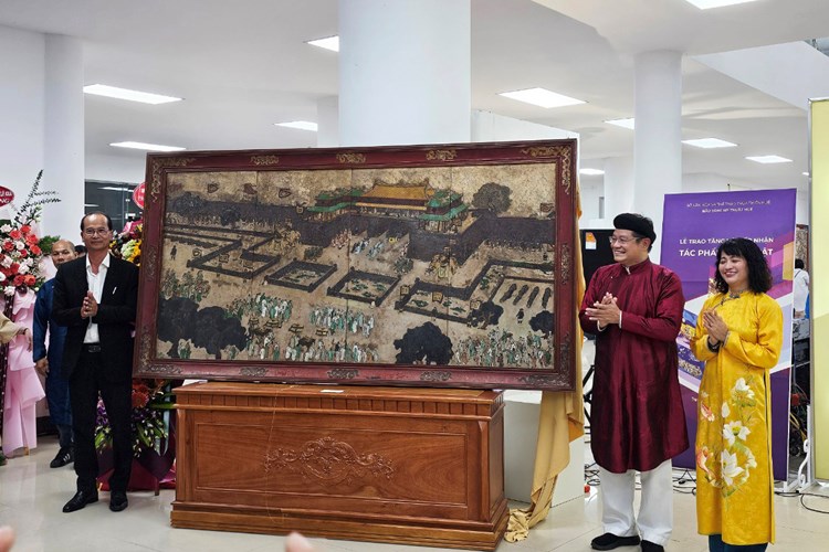 Triển lãm bộ sưu tập của Bảo tàng Mỹ thuật Huế - Anh 3