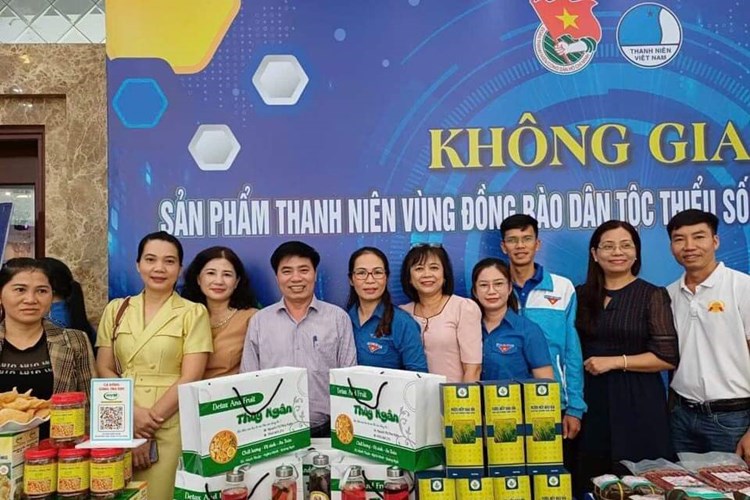 Tuổi trẻ Nghĩa Hành chung tay thực hiện giảm nghèo - Anh 7