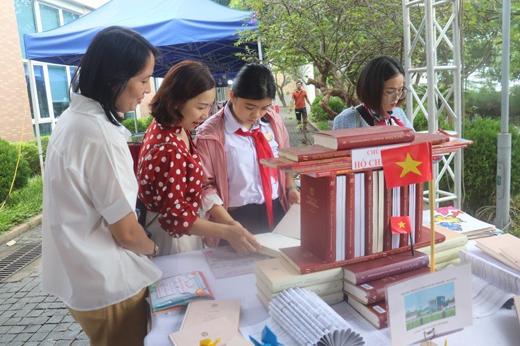 Trao giải cuộc thi Đại sứ Văn hóa đọc Đà Nẵng - Anh 4