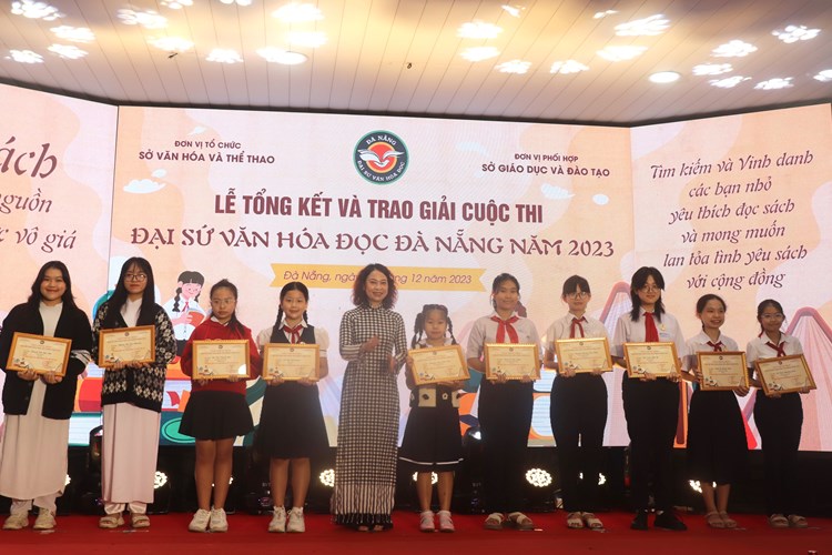Trao giải cuộc thi Đại sứ Văn hóa đọc Đà Nẵng - Anh 1