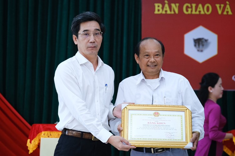 Chính thức bàn giao hai chi tiết liên quan Bảo vật quốc gia Tượng Bồ tát Tara cho Bảo tàng Chăm Đà Nẵng - Anh 3