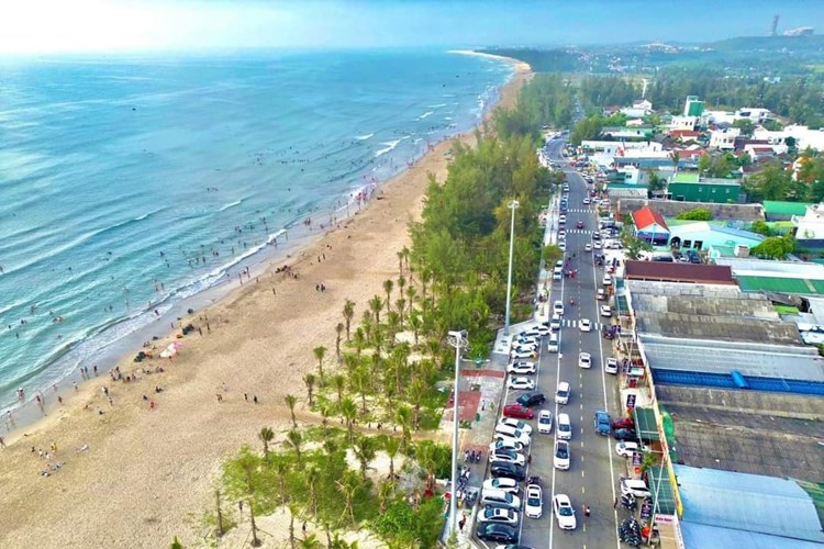 Quảng Ngãi ban hành Quy định mô hình quản lý khu du lịch cấp tỉnh - Anh 1