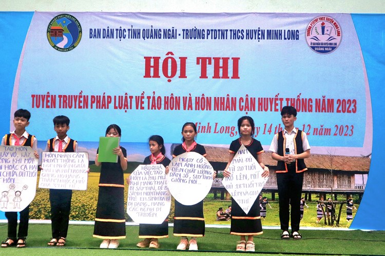 Quảng Ngãi: Tuyên truyền pháp luật giảm thiểu tảo hôn và hôn nhân cận huyết thống - Anh 1