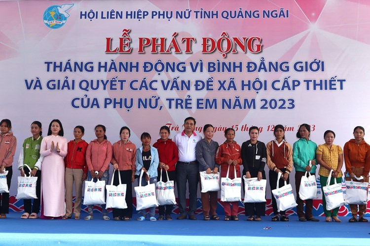 Quảng Ngãi: Hướng đến mục tiêu xây dựng xã hội văn minh, trao cơ hội bình đẳng cho phụ nữ và trẻ em gái - Anh 3