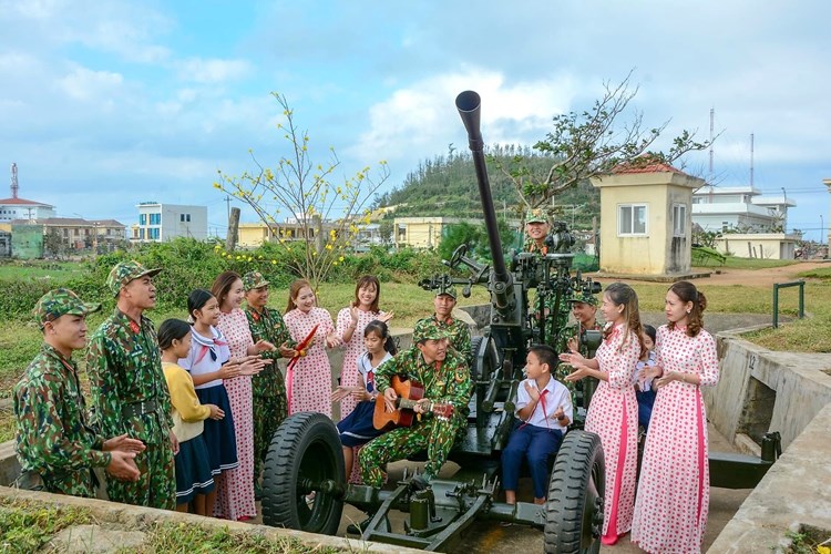 Phát huy sức trẻ lực lượng vũ trang tỉnh Quảng Ngãi - Anh 2