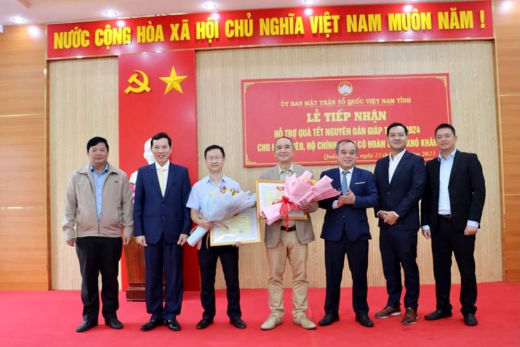 Quảng Ngãi: Tiếp nhận hỗ trợ hơn 1,1 tỷ đồng chăm lo Tết cho người nghèo - Anh 2