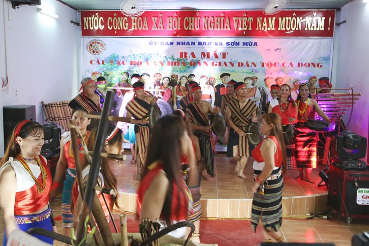 Giữ ngọn lửa văn hóa của đồng bào Ca Dong - Anh 3