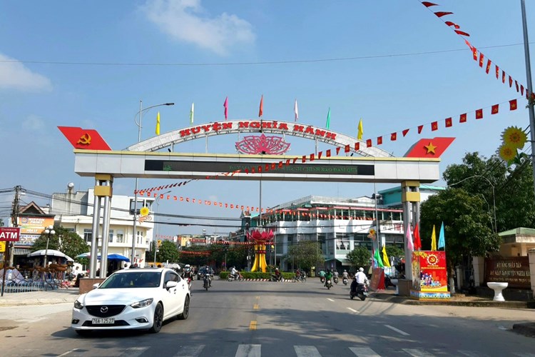 Quảng Ngãi: Thị trấn Chợ Chùa đẩy mạnh phát triển kinh tế, giảm nghèo bền vững - Anh 6