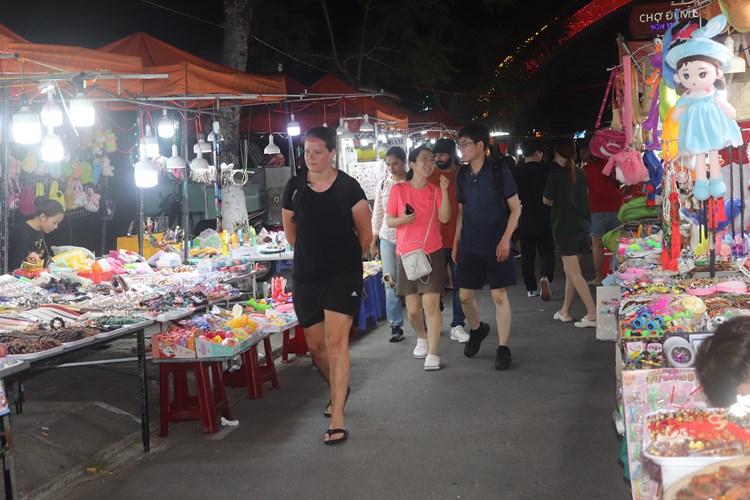 Đà Nẵng: Đảm bảo môi trường du lịch trong dịp Tết Dương lịch 2024 - Anh 1