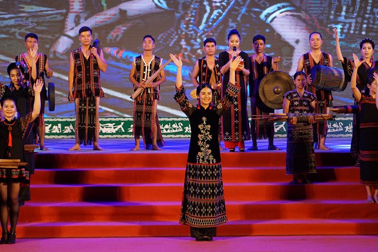 Phát triển bền vững nghề dệt Dèng của đồng bào Tà Ôi - Anh 3