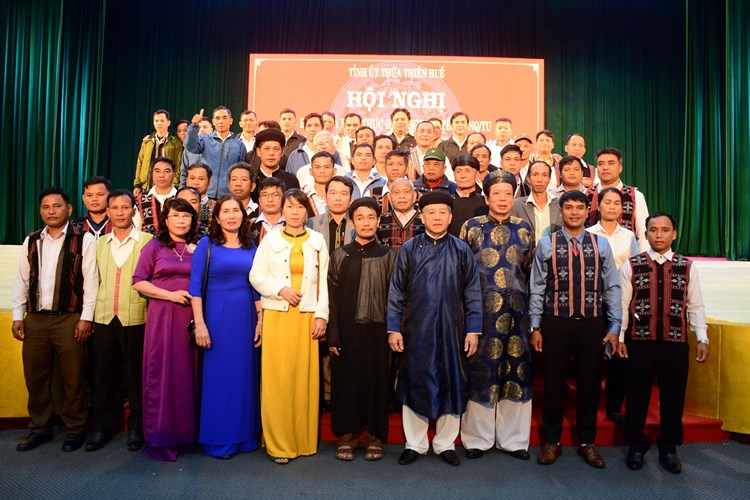 Gìn giữ và phát huy giá trị văn hóa truyền thống gắn với nông thôn mới, đô thị văn minh - Anh 3