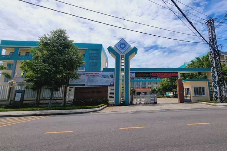 Thông tin mới về việc nợ lương kéo dài tại Trường CĐ Y tế Quảng Nam - Anh 1