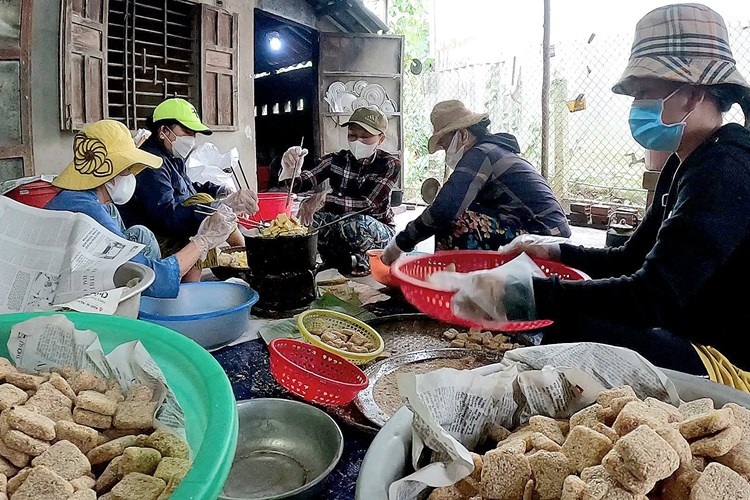 Làng bánh mè rộn ràng đón Tết - Anh 1
