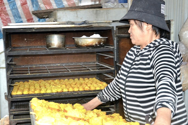 Bánh thuẫn ngày Tết - Anh 4