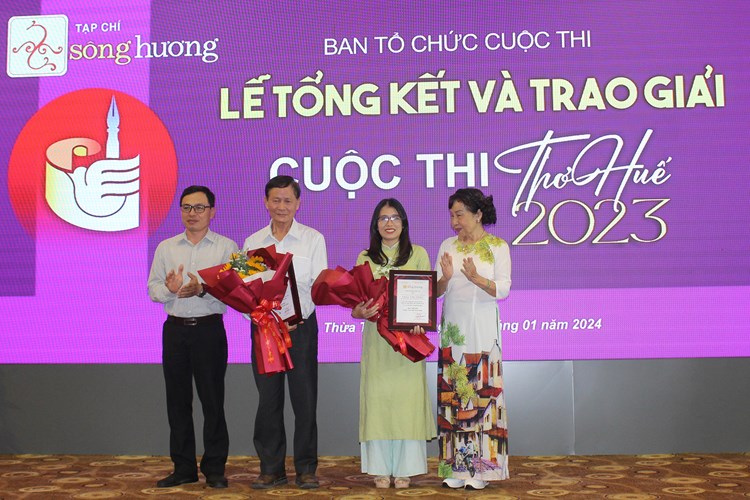 Hơn 1.700 tác phẩm dự thi “Thơ Huế 2023” - Anh 2